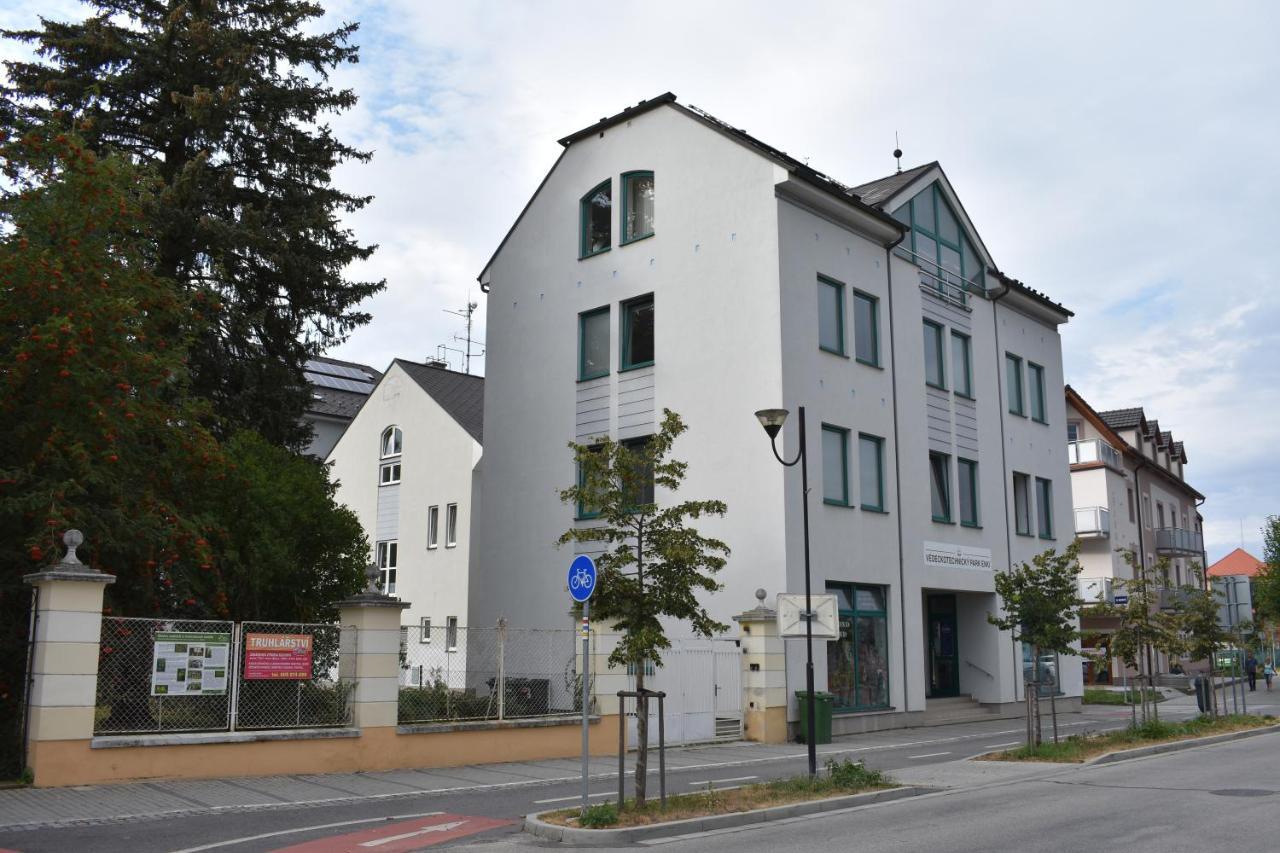 Apartment Bertik Třeboň Exteriör bild